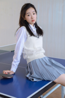 俄罗斯19岁女图书馆